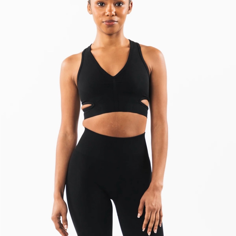 SET Stratus Bra + Amplify Shorts in Black